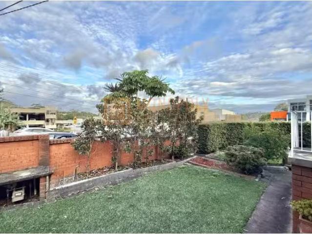 Deal! 12 Victor Road, Brookvale House for rent Listed by Ken.
