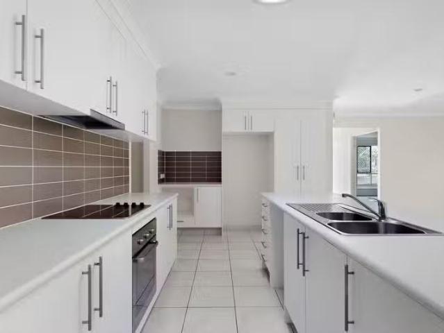Cheap 136 Inverness Street, UPPER KEDRON, QLD 4055 House for.