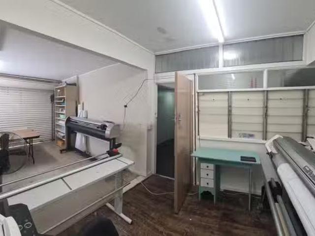 Deal! 13/70 Currie Street, NAMBOUR, QLD 4560 Offices for Rent