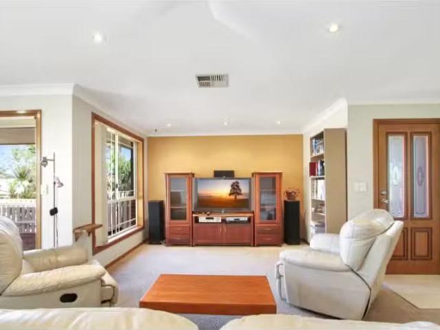 Unique 1/37 Castelnau Street, Caringbah South House for rent.