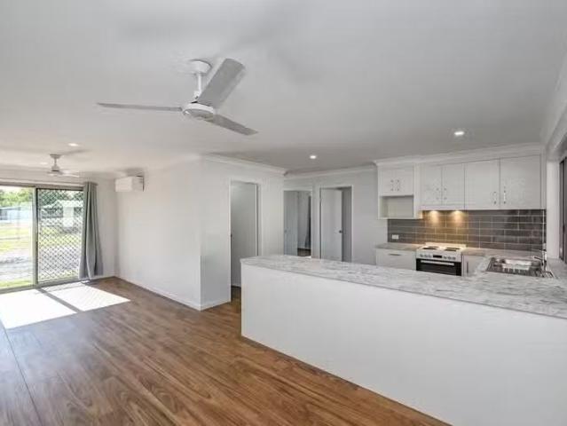 Cozy 137 Glendale Road, GLENDALE, QLD 4711 House for Rent