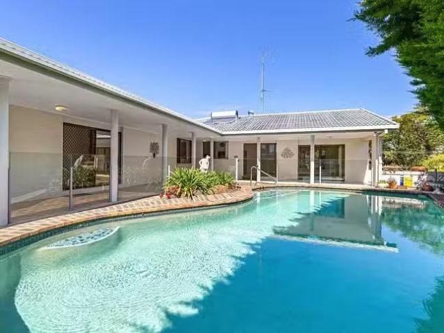 Charming 139 Campbell Street, Bundall, QLD 4217