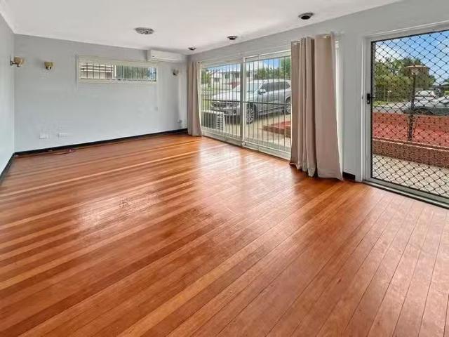 Charming 1/30 Bayford Street, Oxley, QLD 4075