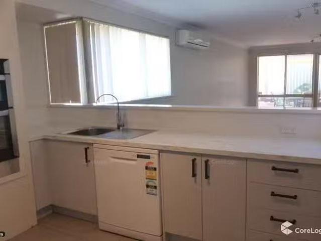 Cozy 131 Mullaloo Drive, Mullaloo, WA 6027
