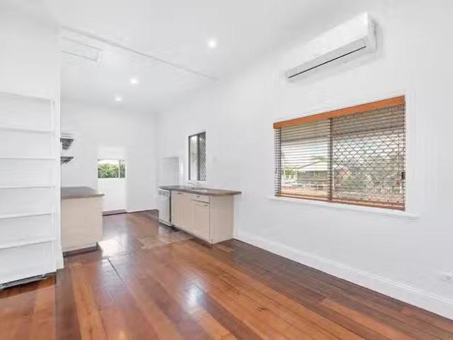 New 132 Bennetts Road, Norman Park, QLD 4170