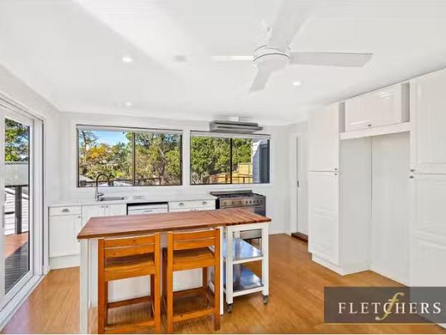 Charming 13 New Mount Pleasant Road, Balgownie House for rent.