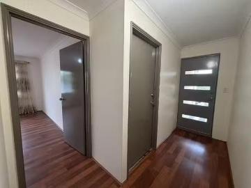 Cozy 13 Sheffield Road, Wattle Grove, WA 6107