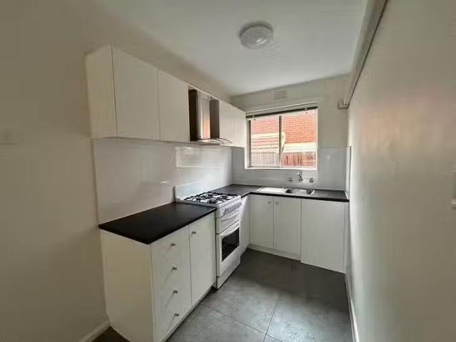 Cozy 1/44 King Street, Fitzroy North, VIC 3068