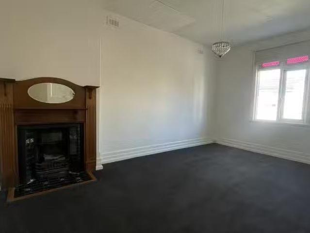 Cheap 1475A Malvern Road, Glen Iris, VIC 3146