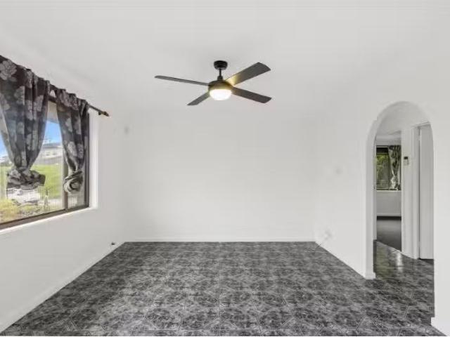 For Rent! 1/49 Denise Street, Lake Heights House for rent Lis.