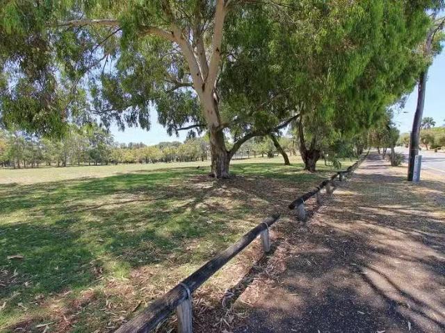 Deal! 140 Kent Street, East Victoria Park, WA 6101