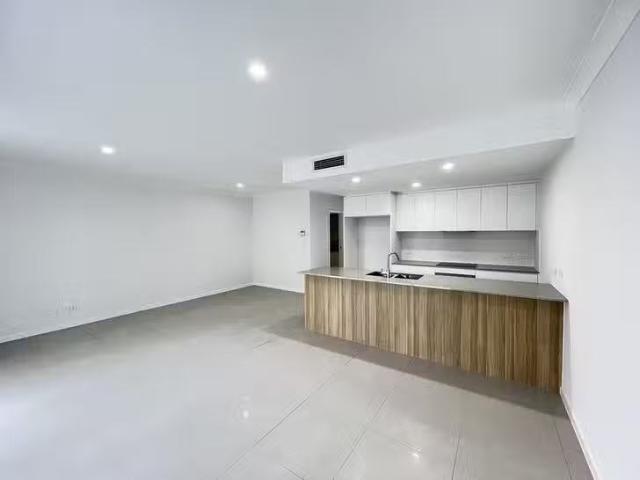 Deal! 14/35 Sickle Avenue, Hope Island, QLD 4212