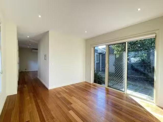 Unique 1/4 Cormac Street, Preston, VIC 3072