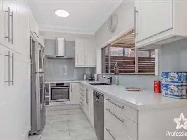 Charming 14 Bonanza Parade, Sans Souci House for rent Listed.