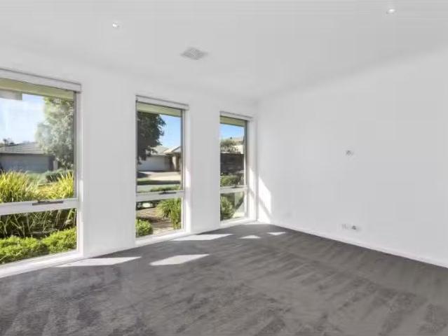 Cozy 14 Durong Street, Crace House for rent Listed by Sophie.