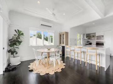 Charming 14 Olive Street, Hendra, QLD 4011