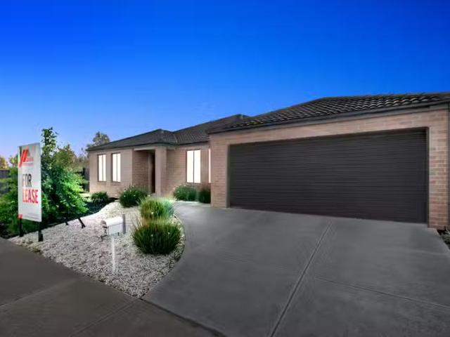 Unique 14 Majestic Way, Point Cook VIC 3030