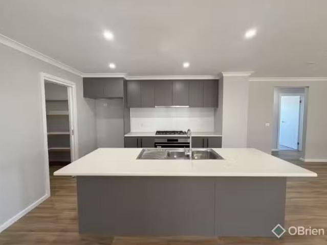 For Rent! 14 Selby Street, Thurgoona House for rent Listed by.