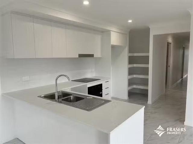 Deal! 1/4 Placid Court, Morayfield, QLD 4506