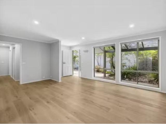 Just in! 1/4 Redwood Avenue, Jerrabomberra Townhouse for rent.