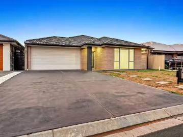 Just in! 14 Warburton Street, Angle Vale, SA 5117