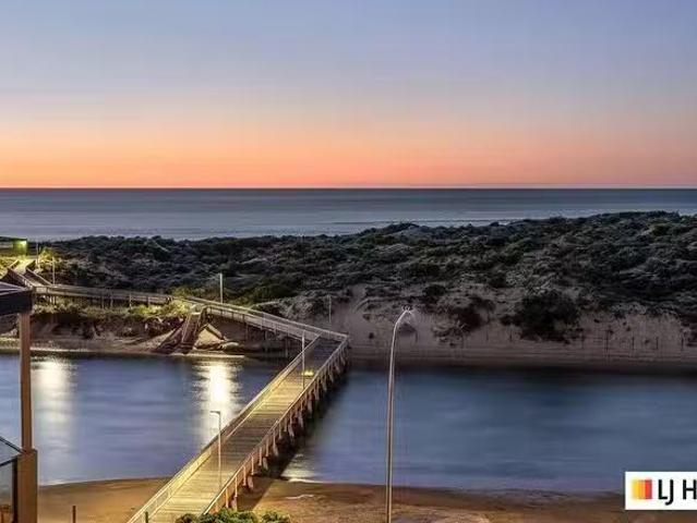 Unique 14A Marlborough Street, Port Noarlunga South, SA 5167