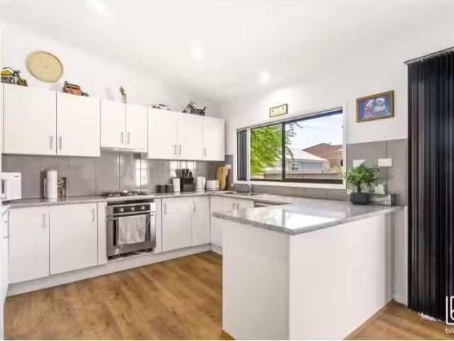 Unique 14a Heador Street, TOUKLEY Apartment for rent Listed b.