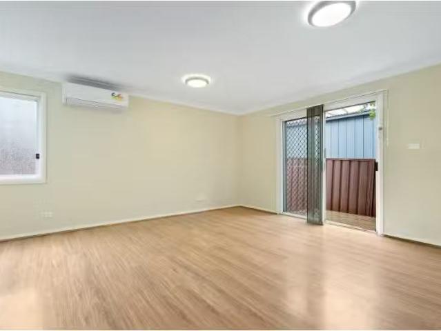For Rent! 14A Lockyer Avenue, Werrington County House for rent.