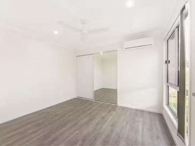Unique 14B/8 Kyloe Court, Kingston, QLD 4114