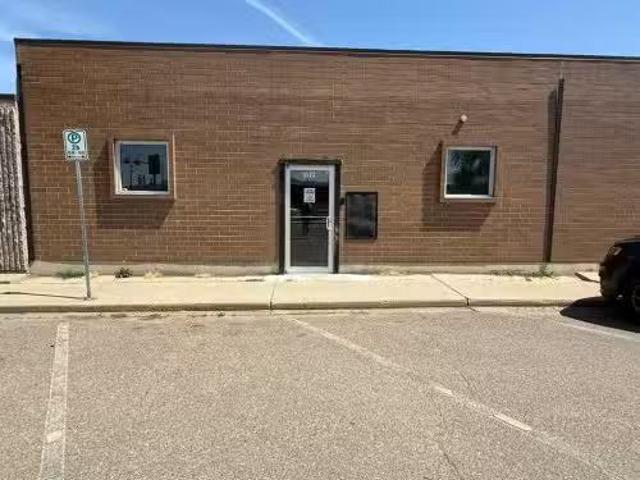 Just in! 1577 Dunmore Road Se, Medicine Hat, AB, T1A 1Z8 com.