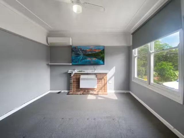 Cozy 158 Menangle Street, Picton House for rent Listed by Jes.