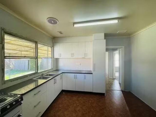 Cozy 158 Bladin Street, Laverton, VIC 3028
