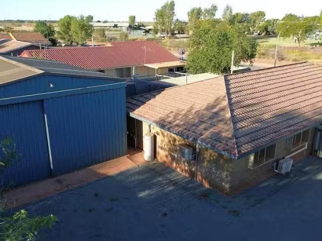 Cozy 150 Paton Road, South Hedland, WA 6722