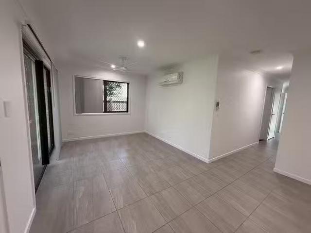 Cozy 1/52 Neale Road, Morayfield, QLD 4506