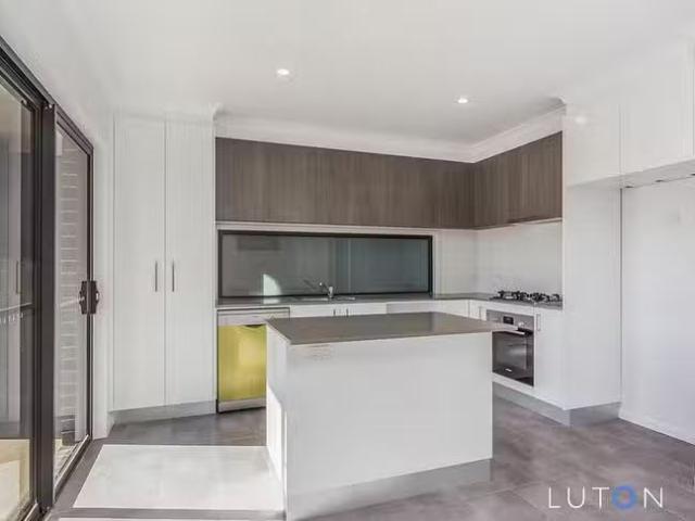 Unique 15 Cricket Street, Throsby, ACT 2914