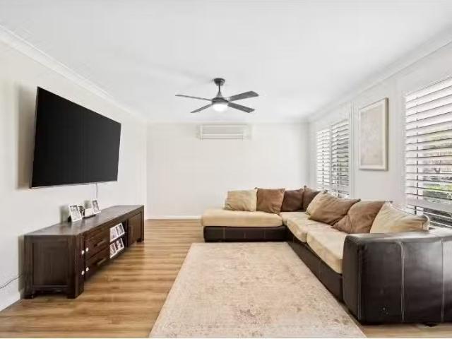 Cozy 15 Bougainvillea Road, Hamlyn Terrace House for rent Lis.