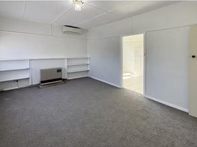 Cheap 15 Baroona Avenue, Cooma House for rent Listed by Molly.