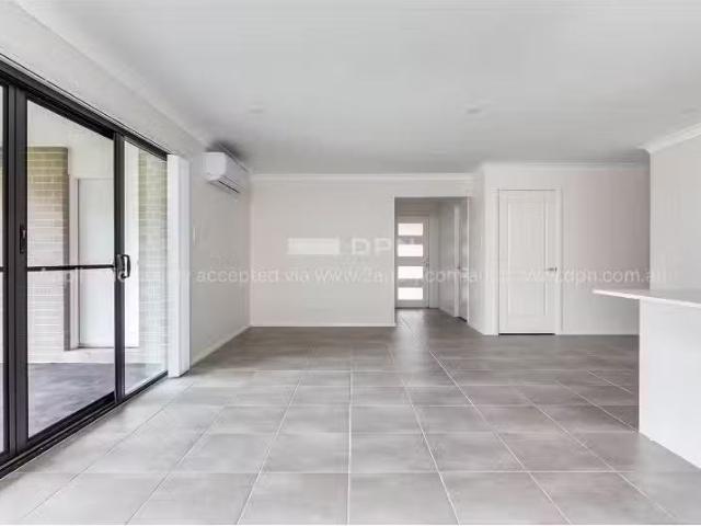 Cozy 15 Kentwood St, THORNTON House for rent Listed by Jessic.