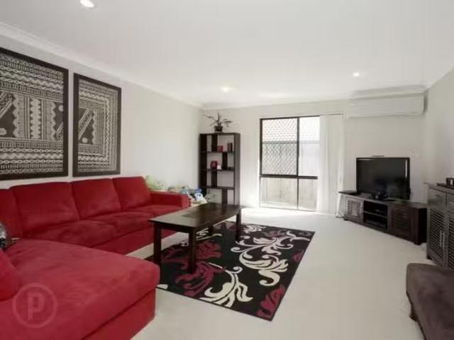 Charming 15 Oakmont Avenue, Oxley, QLD 4075