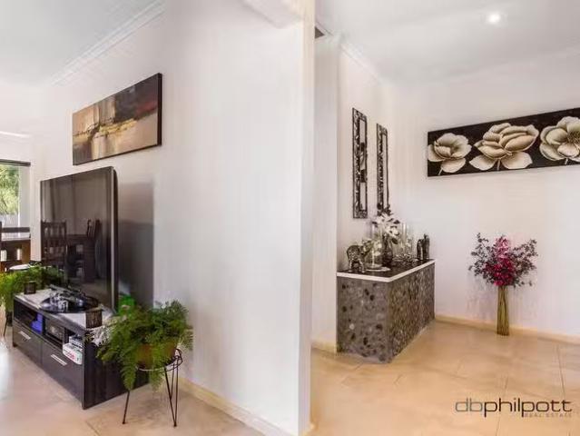 Cozy 15 Lindsay Street, Elizabeth Downs, SA 5113