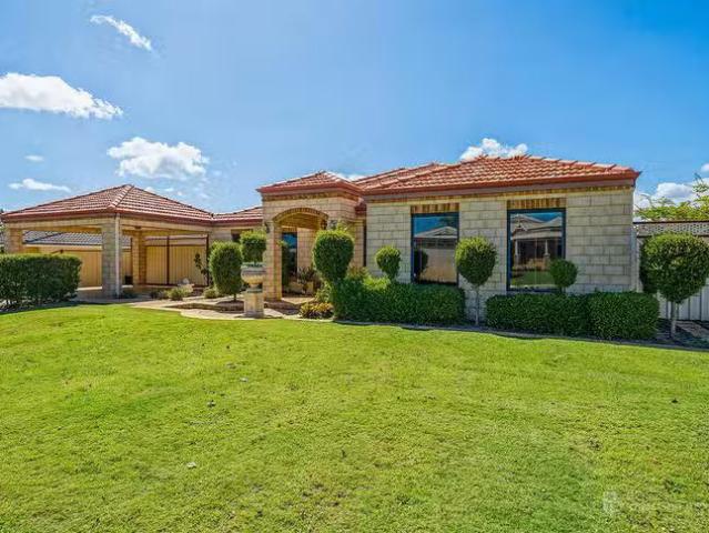 Deal! 15 Strathalbyn Loop, Carramar, WA 6031