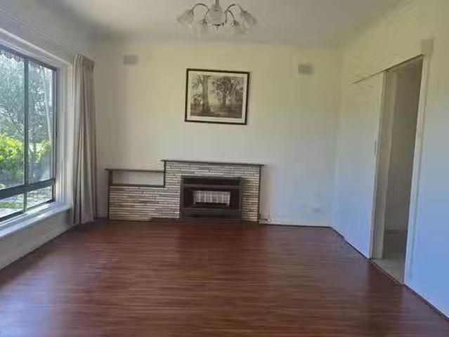 For Rent! 15 Windermere Avenue, Novar Gardens, SA 5040