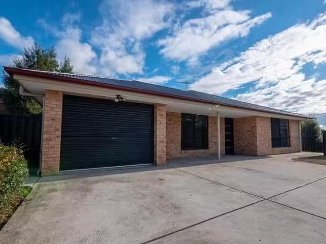 Just in! 15 Virgilians Drive, Austins Ferry, TAS 7011