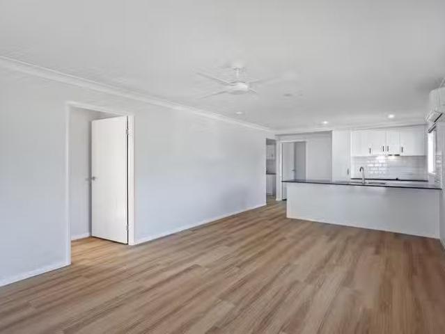 Nice 1/5B Forest Avenue, Glenore Grove, QLD 4342