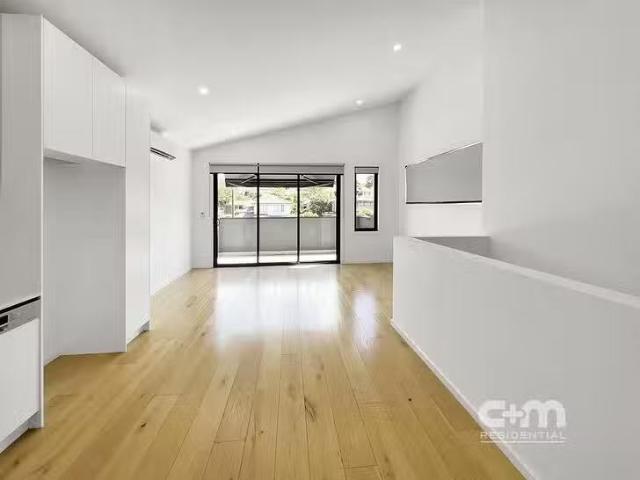 Nice 1/652 Pascoe Vale Road, Oak Park, VIC 3046