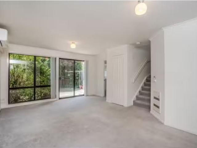 Just in! 16/60 Paul Coe Crescent, NGUNNAWAL Townhouse for rent.