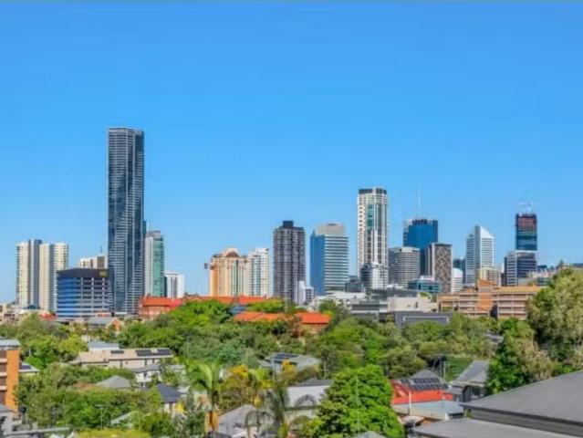 Cozy 16/179 Kennigo Street, SPRING HILL Apartment for rent Li.