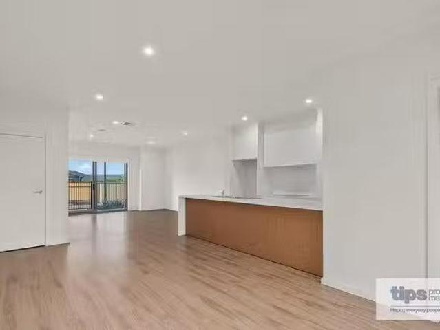 Nice 16/1 9 League Street, Seaford Meadows, SA 5169