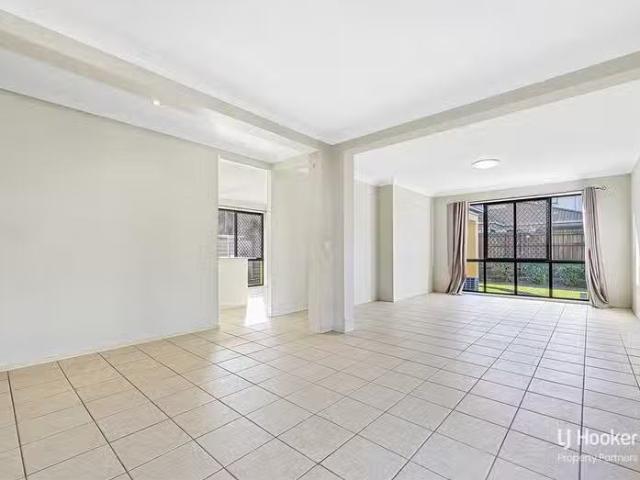 Nice 16 Coneybeer Place, Eight Mile Plains, QLD 4113