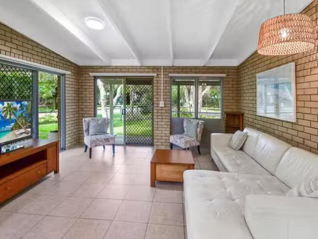 Rental! 16 Cooper Street, Currimundi, QLD 4551